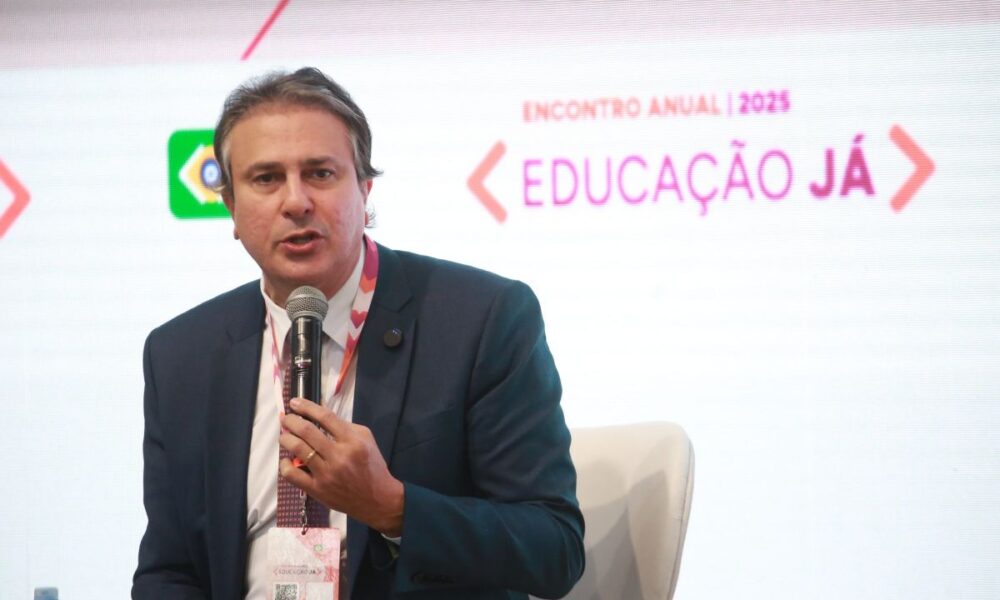 Camilo Santana analisa dados da PNAD Educação 20241749872029.jpeg
