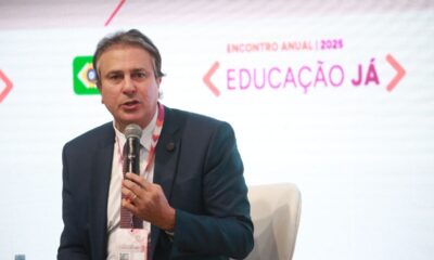 Camilo Santana analisa dados da PNAD Educação 20241749872029.jpeg