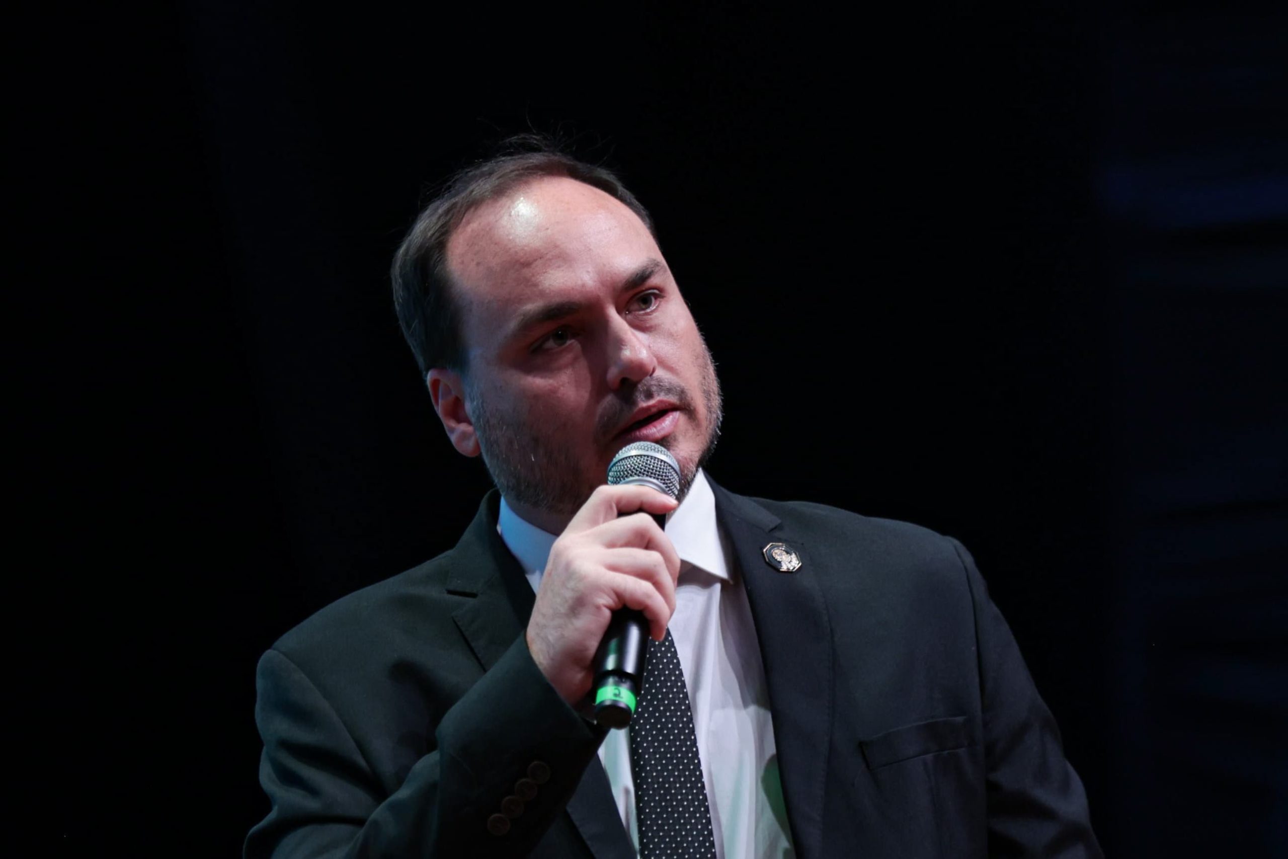 Carlos Bolsonaro ironiza investigação da Abin Paralela com PF do Lula1750169045.jpeg
