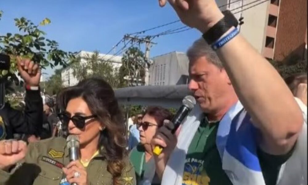 Tarcísio e Nunes exibem bandeira de Israel na Marcha para Jesus1750358027.jpeg