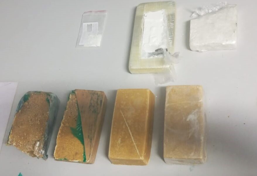 Homem preso com crack e cocaína ao tentar fugir1752430298.jpeg